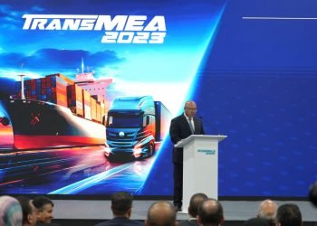 وزير النقل يستعرض ملامح خطة الوزارة باستثمارات 2 تريليون جنيه فى كافة القطاعات