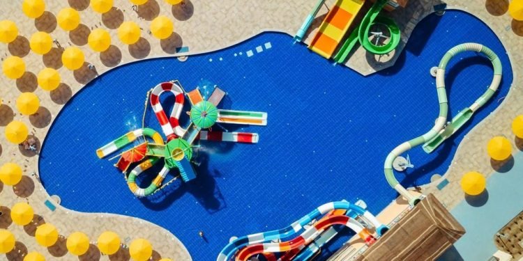 كامل ابو على يفتتح أحدث اكوا بارك بمنتجع الباتروس بورتوفينو مرسى علم