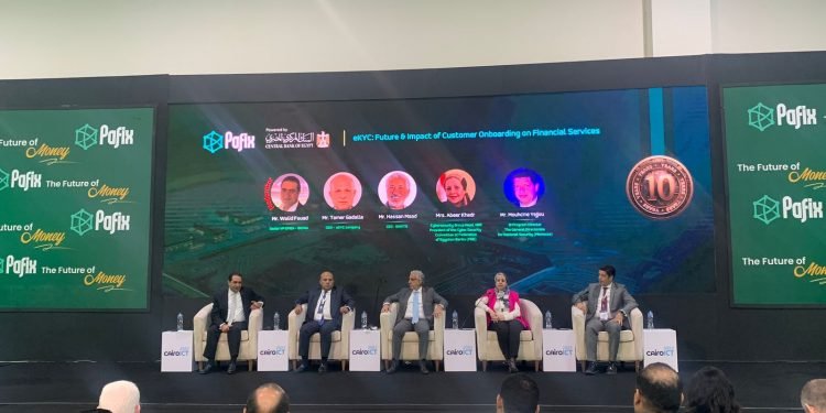 خلال جلسة بمعرض ومؤتمر Cairo ICT: مستقبل وتأثير تأهيل العملاء على الخدمات المالية