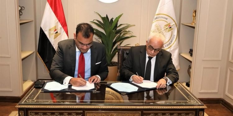 وزير التربية والتعليم يوقع تجديد بروتوكول تعاون مع بنك الطعام المصري لتقديم وجبات صحية متكاملة العناصر الغذائية لطلاب المدارس الحكومية