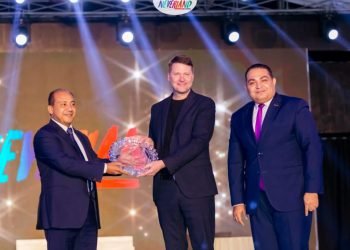 مجموعة بيك الباتروس للفنادق تكرم رئيس مجلس إدارة شركة alltours العالمية فى حفل ترويج السياحة المصرية بالغردقة