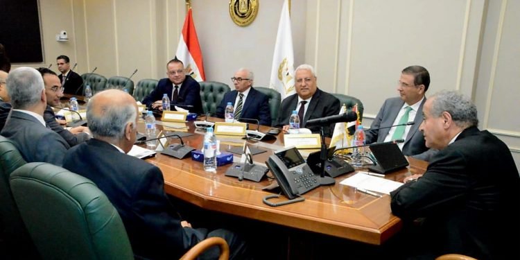 وزير التموين … مشروع ورشتى يدعم ورش ومصانع المشغولات الذهبية وسوف يبدء بـ50 ورشة مبدئيا كمرحلة اولى