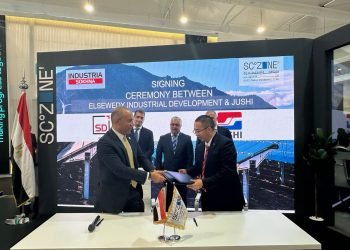 باستثمارات 8 مليون دولار.. رئيس اقتصادية قناة السويس يشهد توقيع عقد تخصيص أرض كاملة المرافق بين “السويدي للتنمية الصناعية” و “جوشي الصينية”