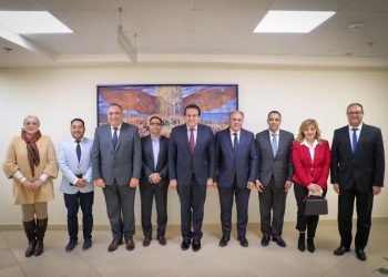 الرئيس التنفيذي لـ سيمينز هيلثنيرز في الشرق الأوسط وأفريقيا يلتقي وزير الصحة والسكان