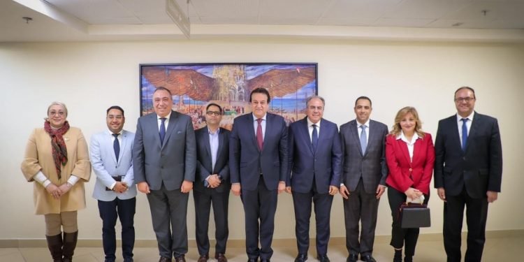 الرئيس التنفيذي لـ سيمينز هيلثنيرز في الشرق الأوسط وأفريقيا يلتقي وزير الصحة والسكان