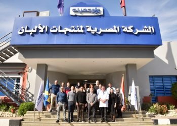 جهينه تستضيف العضو المنتدب لشركة تتراباك في جولة تفقدية داخل مصانعها