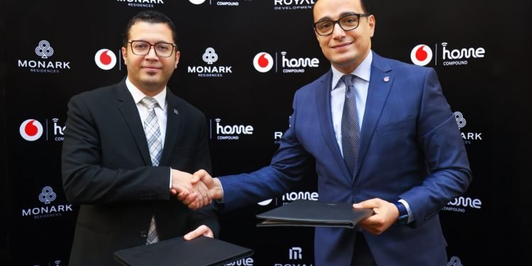 ڤودافون مصر» توقع شراكة مع «رويال للتطوير العقاري» لتقديم خدمات الاتصالات المتكاملة في كمبوند مونارك ريزيدنس المستقبل سيتي