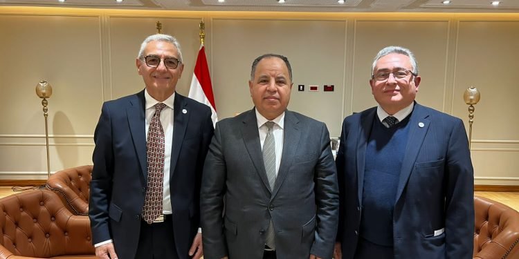 مخاطبة مجلس الدولة لإعادة النظر في «ضريبة الجدول» على خدمات «وسطاء التأمين»