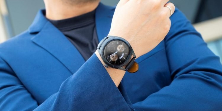 ساعة HUAWEI WATCH Buds: ابتكار هواوي الجديد يحصد الإعجاب والجوائز في مؤتمر MWC 2023