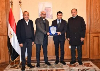 وزير الرياضة يكرم شركة اي فاينانس للاستثمارات المالية و الرقمية