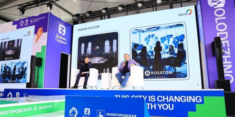 روساتوم تعقد جلسة حول تطوير الأعمال الدولية للمشاركين في مهرجان الشباب العالمي