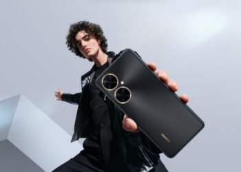 the HUAWEI nova family with stunning designs, huge screen and superior battery life