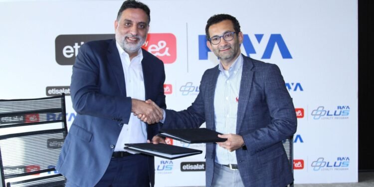 اتصالات من &e في مصر توقع اتفاقية شراكة استراتيجية مع “راية للتجارة” لتعزيز أنشطة التجارة الإلكترونية بمجال الإلكترونيات والأجهزة المنزلية