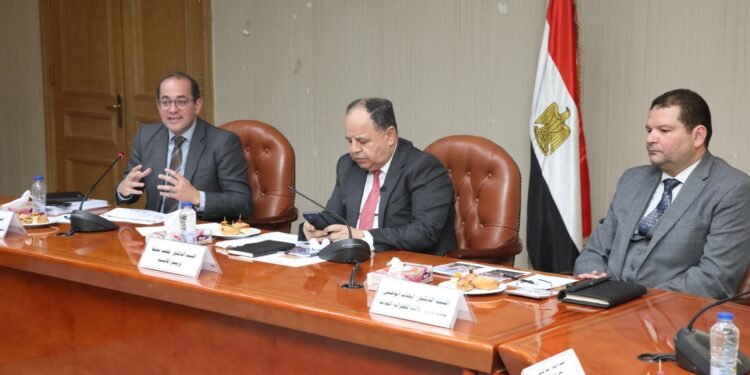 وزير المالية فى حوار مفتوح حول الموازنة الجديدة : الأوضاع الاقتصادية فى مصر تتحسن.. والفترة اللى جاية أفضل