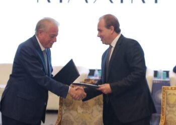 مجموعة مكسيم للاستثمار توقع مذكرة تفاهم مع محافظ جنوب سيناء للتعاون فى إقامة مشروعات السياحة العلاجية