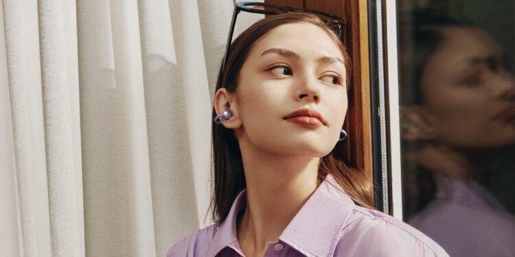 يلتقي الزوق مع الابتكار: تعيد هواوي تعريف سماعات الأذن المفتوحة من خلال HUAWEI FreeClip العصري