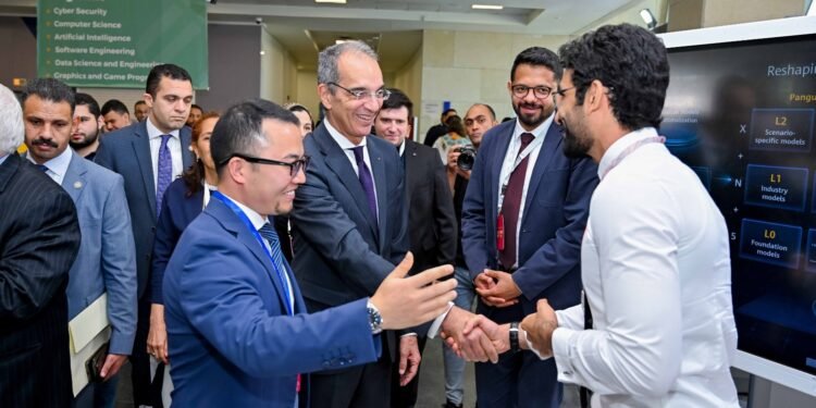 هواوي كلاود” تستعرض أحدث منتجاتها الثورية في صناعة تكنولوجيا المعلومات بابتكارات الذكاء الاصطناعي