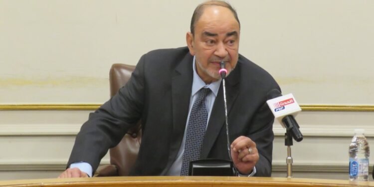 رئيس (المستلزمات الطبية) : قرار رئيس الوزراء بالإفراج عن كل المستلزمات الطبية بالموانئ سيخفف معاناة ملايين المواطنين وأسرهم