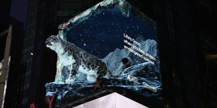 إل جي إلكترونيكس تطلق حملة توعية بالفصائل المهددة بالانقراض من خلال تجربة بصرية مُشوهة ثلاثية الأبعاد في تايمز سكويربمدينة نيويورك