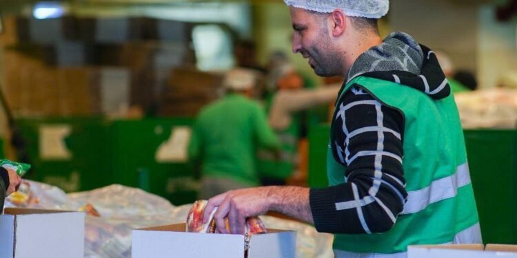 ملايين المستفيدين من أنشطة “بنك الطعام المصرى” خلال رمضان 2024.. توزيع أكثر من 1.2 مليون وجبة