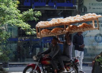 كم ستوفر الحكومة بعد اعلان رفع سعر الخبز المدعم الي 20 قرشا ؟