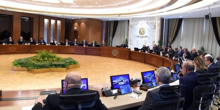 6 قرارات استثمارية ل “الوزراء” اليوم من بينها اعادة تخصيص اراضي بسيناء واقامة منطقة استثمارية ل ” الأهلي كابيتال “