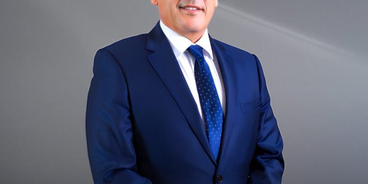 «فوربس» تختار حسام الشاعر ضمن أقوى قادة السياحة والسفر بالشرق الأوسط