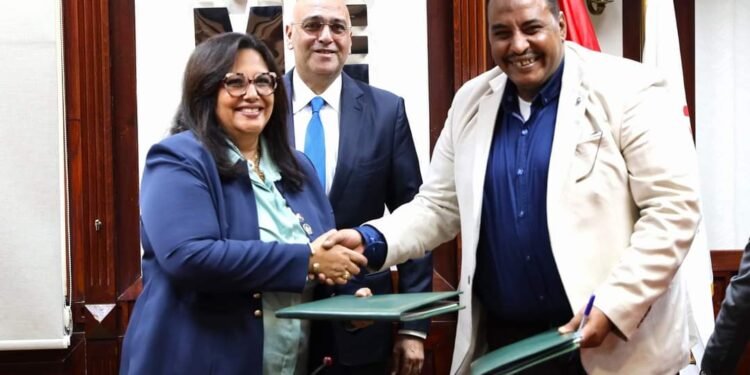 بتمويل قيمته 160 مليون جنيه جهاز تنمية المشروعات يوقع عقد جديد للتمويل متناهي الصغر مع جمعية (المبادرة)