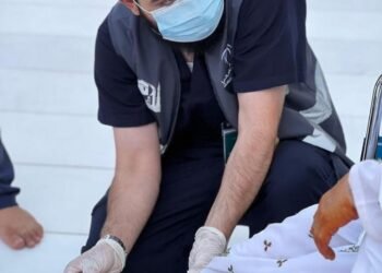 متطوعو المنظومة الصحية يواصلون تقديم الرعاية الصحية اللازمة لضيوف الرحمن