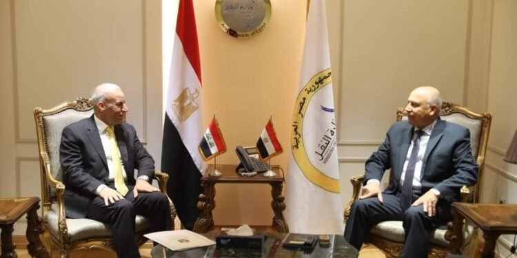 وزير النقل يبحث مع السفير العراقي بالقاهرة تحقيق انطلاقة كبيرة لتنفيذ كبرى الشركات المصرية المتخصصة لمشروعات البنية التحتية بالعراق