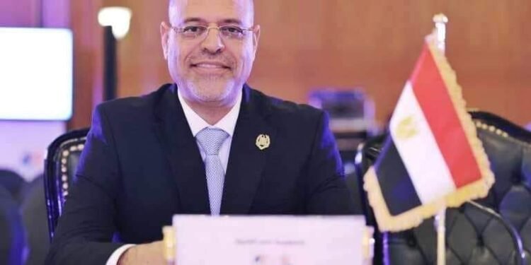 محمد جبران يُؤدي اليمين الدُستورية وزيرًا للعمل أمام الرئيس السيسي .