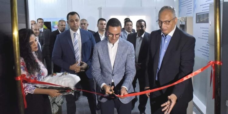 وزير الاستثمار والتجارة الخارجية يزور الهيئة العامة للرقابة على الصادرات والواردات ويفتتح أحدث معمل للاختبارات الضوئية