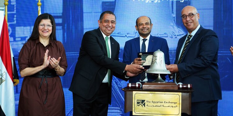 رئيس البورصة يفتتح جلسة التداول احتفالا ببدء التداول على أسهم أكت فاينانشال للاستشارات