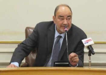 انفراج ازمة تكدس شحنات الجوانتي الطبي بالموانئ نتيجة لتدخل محافظ البنك المركزي