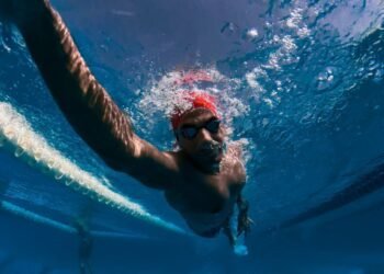 مدينة دهب تستضيف فعالية SwiMaster تحت شعار “بالسباحة نحيا” لتعزيز الوعي بحماية البيئة