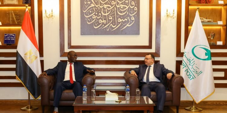 رئيس البريد المصري”.. يستقبل المدير العام للبريد السوداني.. بهدف بحث أوجه التعاون المشترك