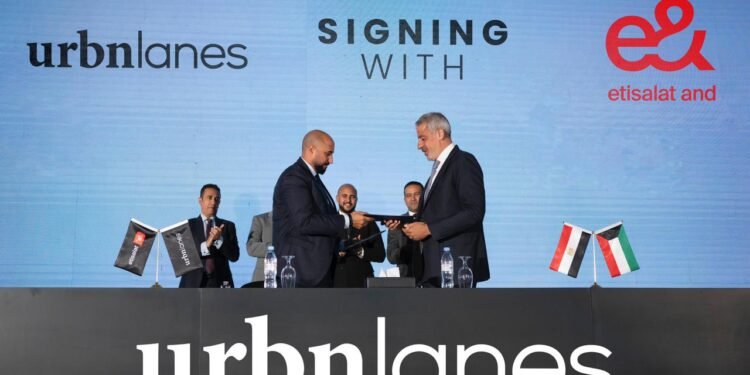 تعاون بين “إي آند مصر” و “أوربن لينز” للتطوير العقاري لتوفير خدمات Triple Play بمشروعاتها