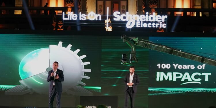 شنايدر إلكتريك تحتفل بمرور 100 عام من التأثير الإيجابي من خلال منتجها “الكونتاكتور”