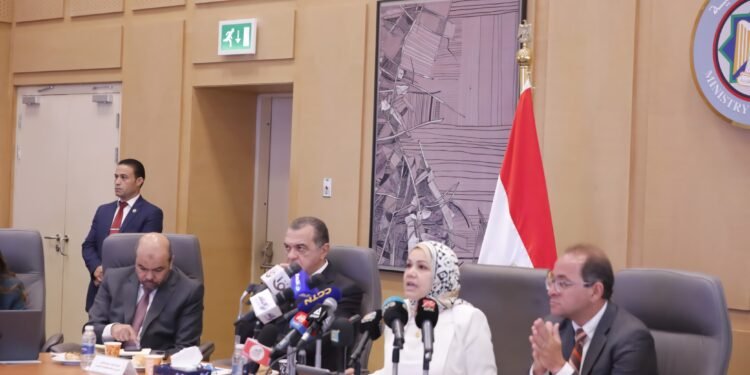 وزير المالية للصحفيين :  التقدير السليم للموقف الاقتصادي يتطلب رؤية موضوعية للتعامل مع التحديات