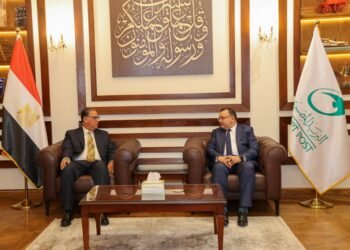 رئيس البريد يستقبل نائب وزير الخارجية للهجرة لبحث سبل التعاون المشترك