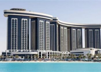 بعد ساعات قليلة. . رئيس الوزراء يسلم عددا من وحدات مدينة العلمين