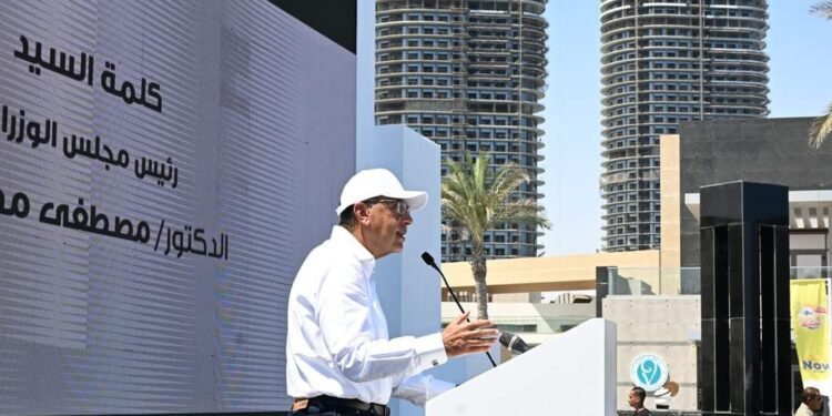 رئيس الوزراء: كورنيش عالميّ بالمدينة متاح لجميع المواطنين.. والمدينة تتوافر بها كل الخدمات