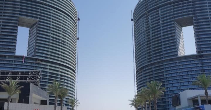 فنانون عالميون يشاركون بمعرض “أرت سبيس” بمول “نورث سكوير” بالعلمين الجديدة يوم 24 أغسطس المقبل