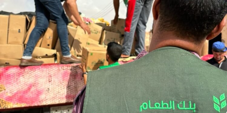 بنك الطعام المصرى يقدم مساعدات عاجلة للأسر المتضررة من أمطار الوادى الجديد