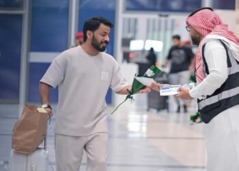 تدشين أولى الرحلات الدولية من مطار القاهرة الدولي إلى مطار عرعر