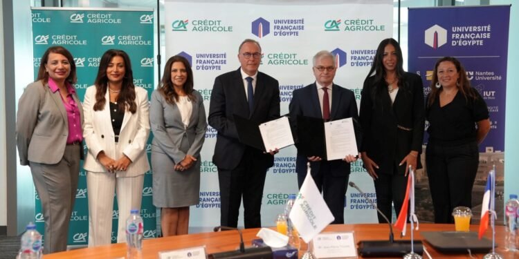 شراكة بين بنك كريدي أجريكول و الجامعة الفرنسية لدعم التقدم التعليمي للطلاب