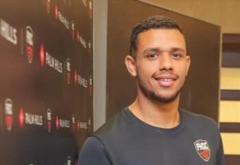 لاعب بالم هيلز مصطفى عسل يتغلب على علي فرج للمرة الثانية ويفوز ببطولة باريس الدولية للإسكواش