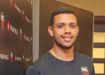 لاعب بالم هيلز مصطفى عسل يتوج ببطولة مصر الدولية للإسكواش
