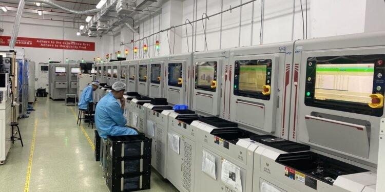 تعاقد ثلاثي بين ڤودافون مصر ومجموعة الصافي و”جرين پاكت Green Packet” العالمية لتوطين صناعة الراوترات محليًّا