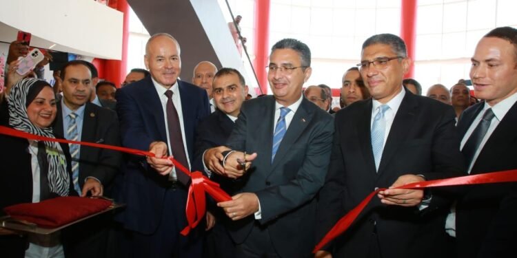 وزير التموين يفتتح الفرع الرابع لـ “هايبر وان” بطريق السويس أمام العاصمة الادارية بإستثمارات 1.25 مليار جنيه